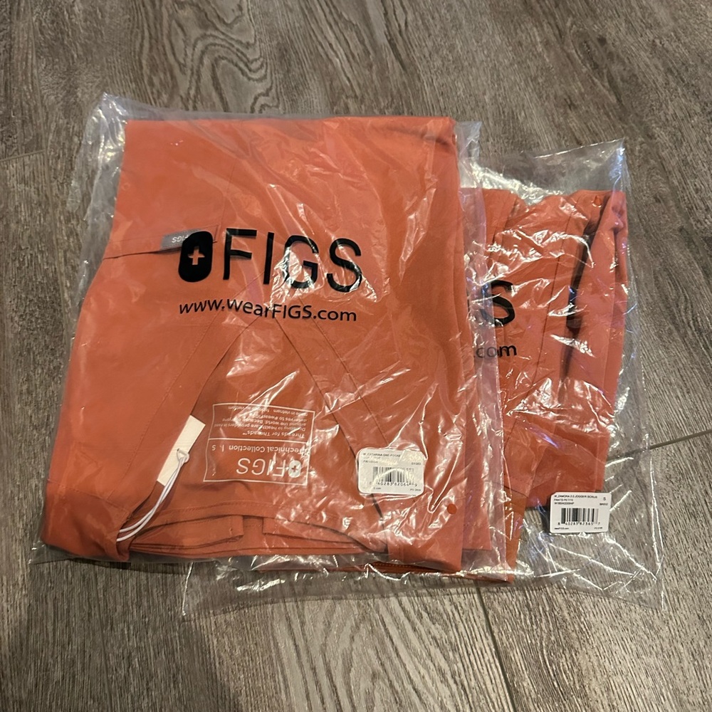 Figs scrub set